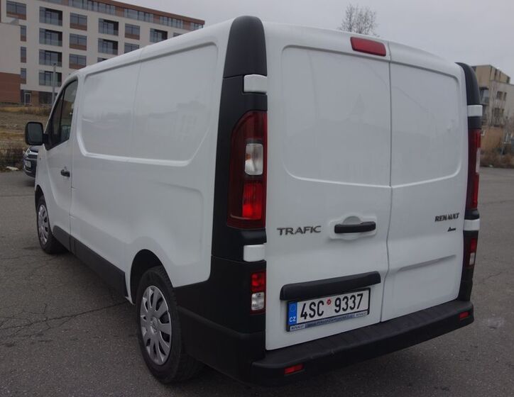 Renault Trafic 10