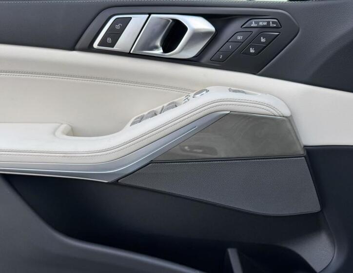 BMW X7 16