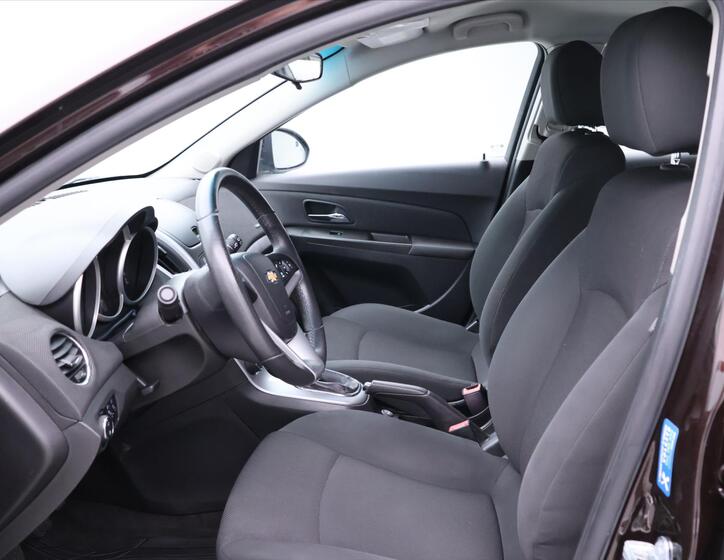 Chevrolet Cruze 10