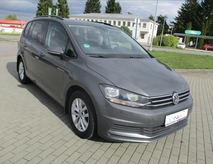 Volkswagen Touran 6