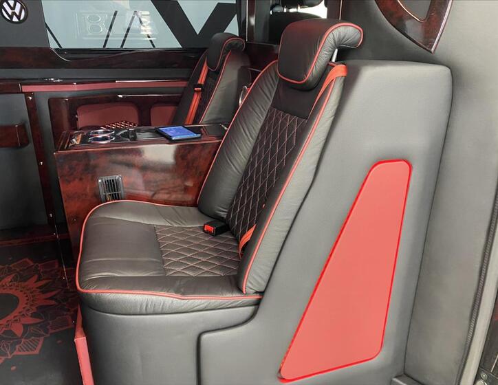 Volkswagen Caravelle 16