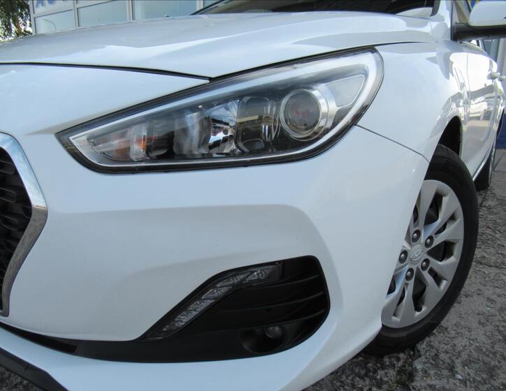 Hyundai i30 4