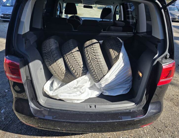 Volkswagen Touran 11
