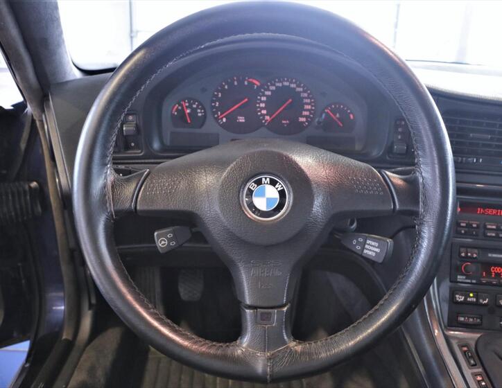 BMW Řada 8 17