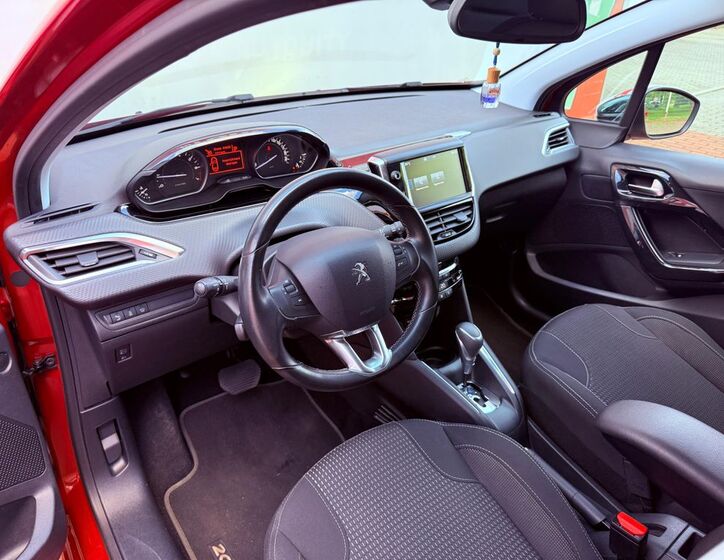 Peugeot 208 14