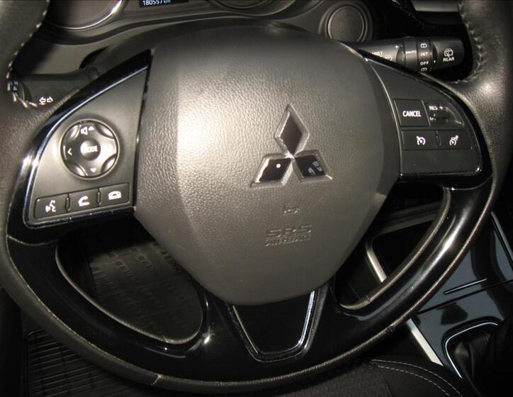 Mitsubishi Outlander 32