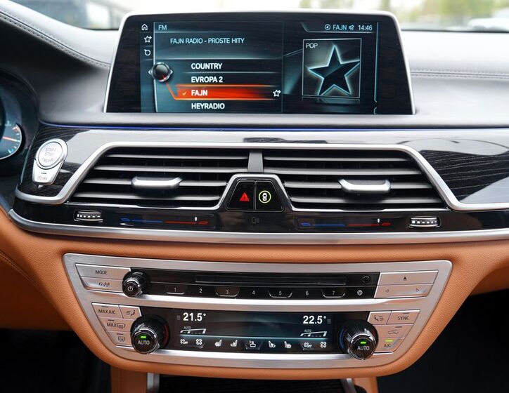 BMW Řada 7 38
