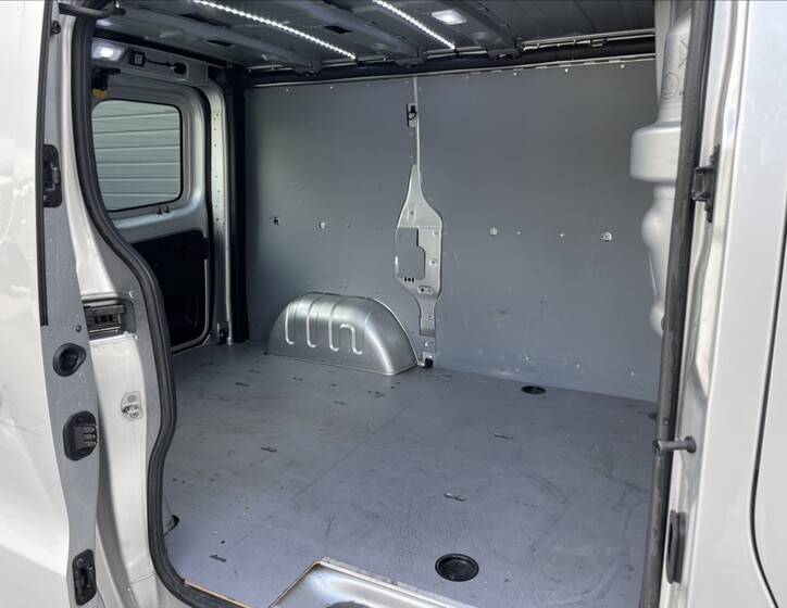 Renault Trafic 23