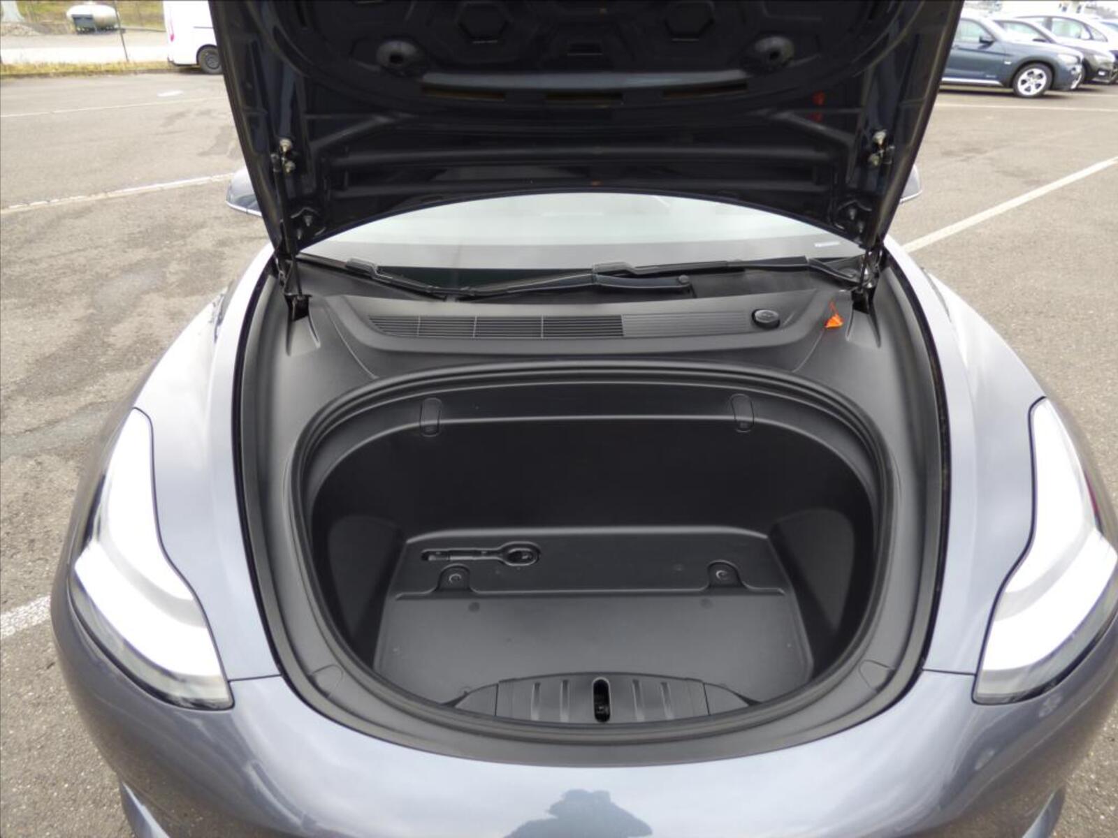Tesla Model 3 48
