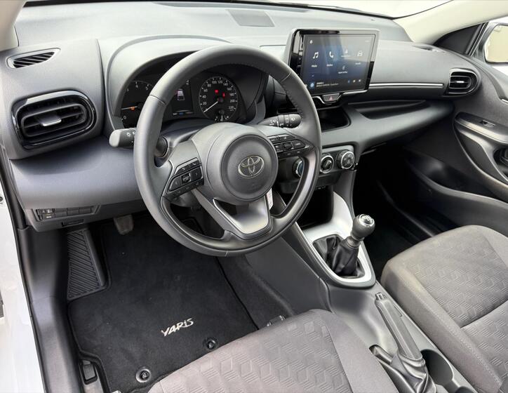Toyota Yaris 8