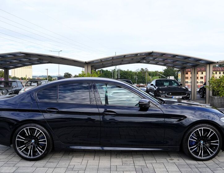 BMW M5 7