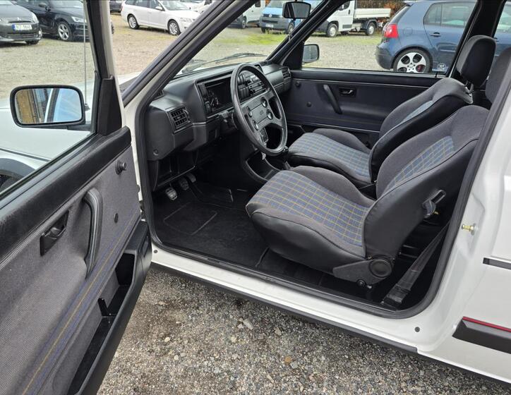 Volkswagen Golf 9