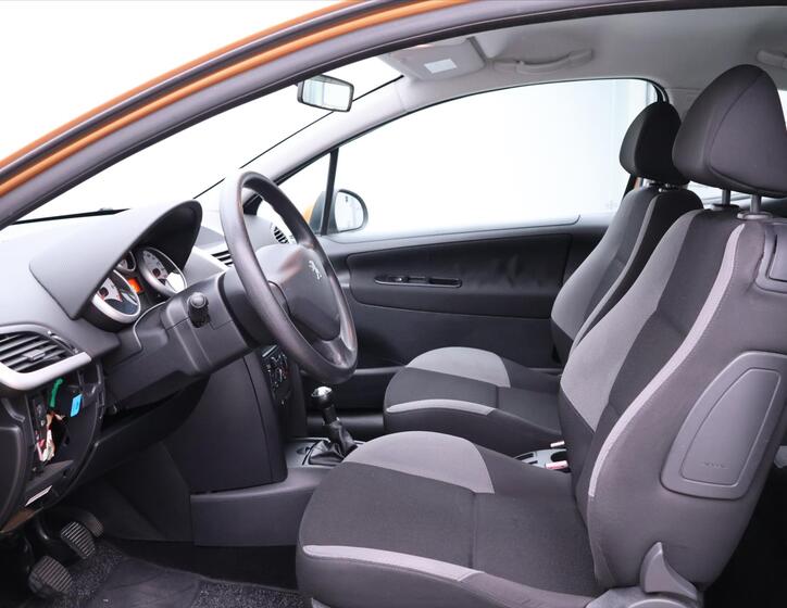 Peugeot 207 10