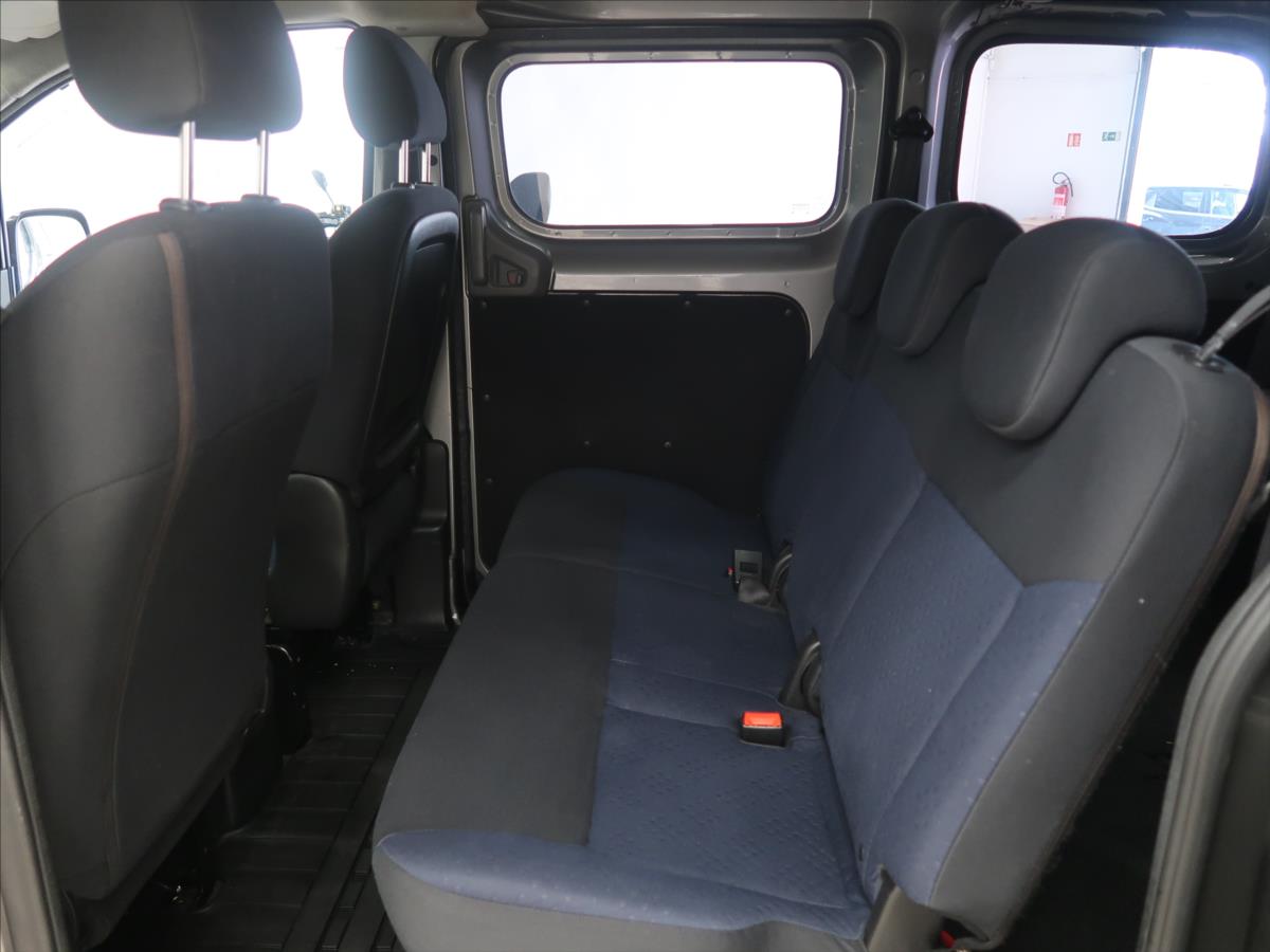 Nissan NV200
