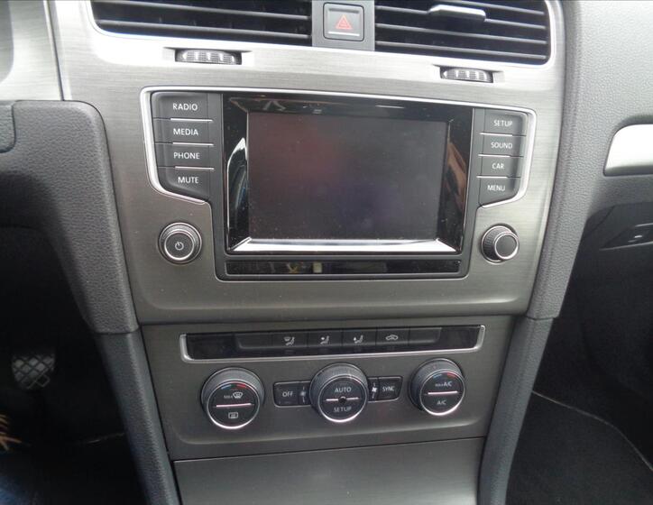 Volkswagen Golf 12