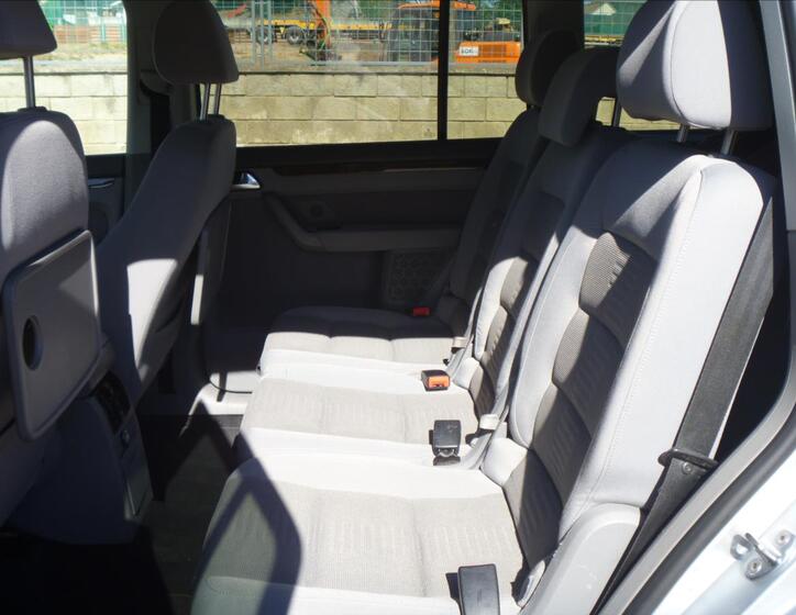 Volkswagen Touran 14