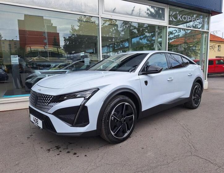Peugeot 408 1