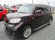 Daihatsu Materia 1