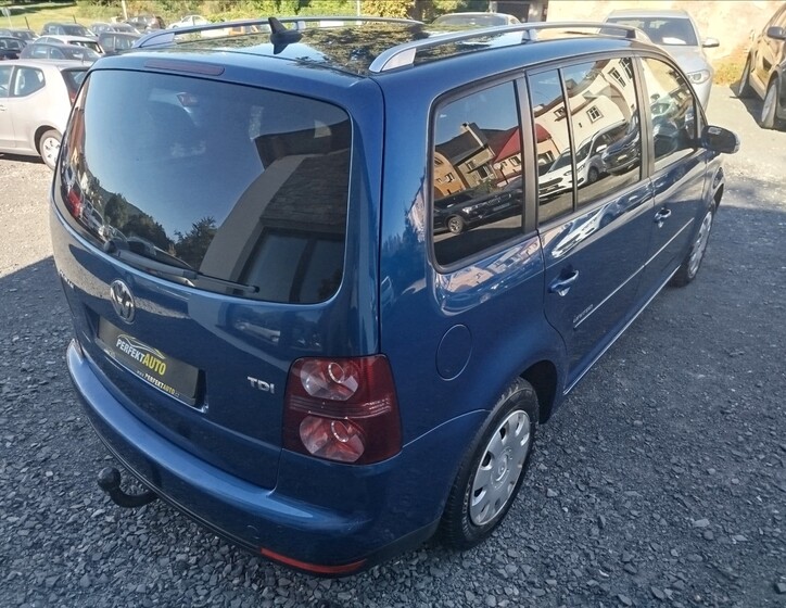 Volkswagen Touran 6