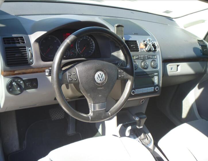 Volkswagen Touran 12