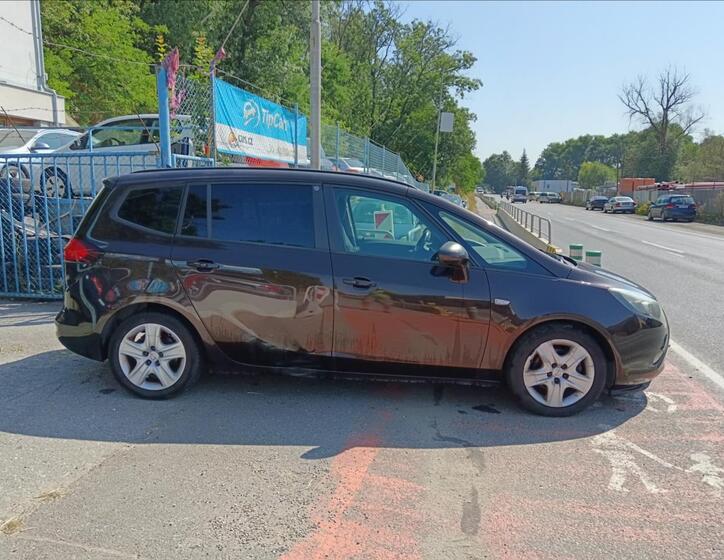 Opel Zafira 14