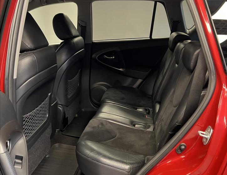 Toyota RAV4 10