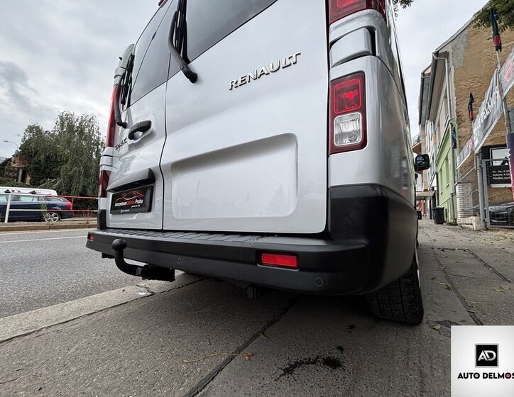 Renault Trafic 8