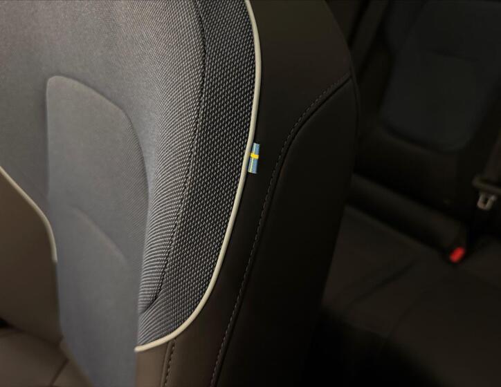 Volvo EX30 12