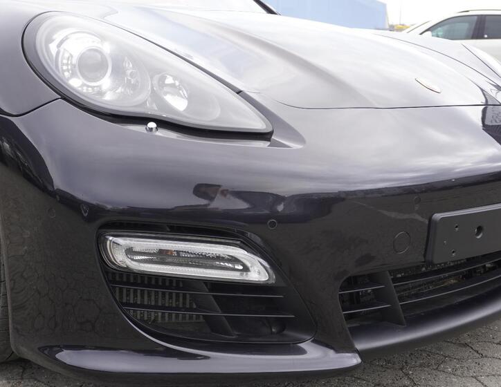 Porsche Panamera 8