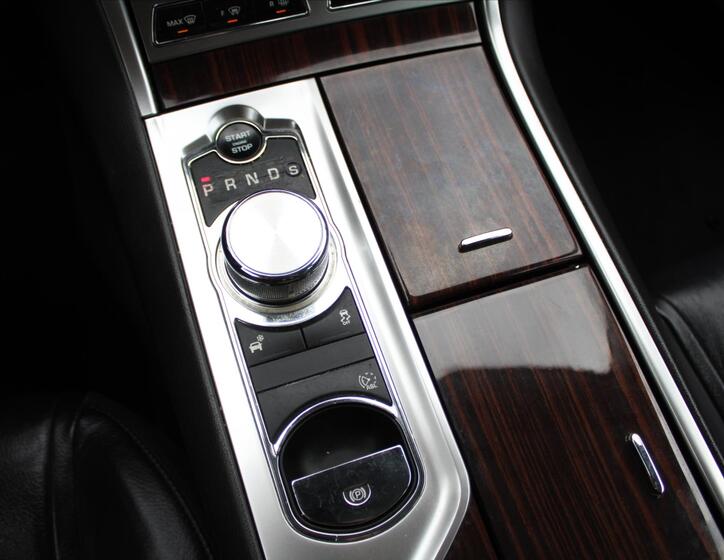 Jaguar XF 22