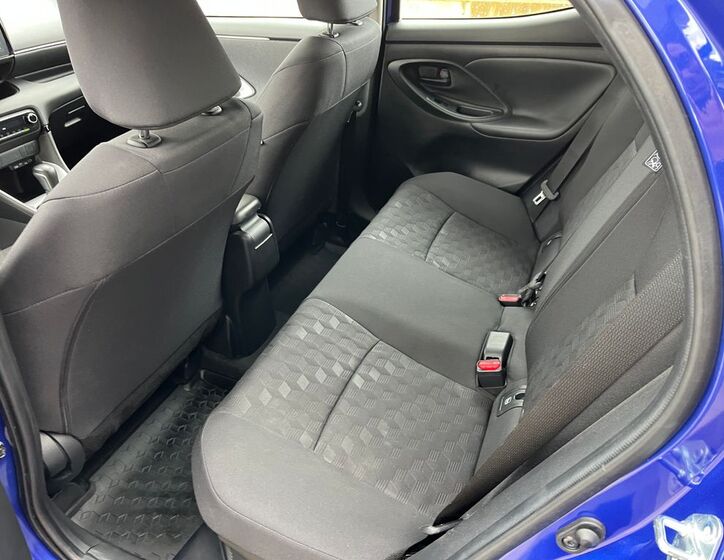 Toyota Yaris 16