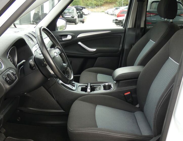 Ford Galaxy 24