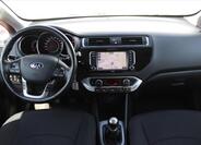 KIA Rio 13