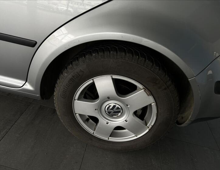 Volkswagen Golf 21