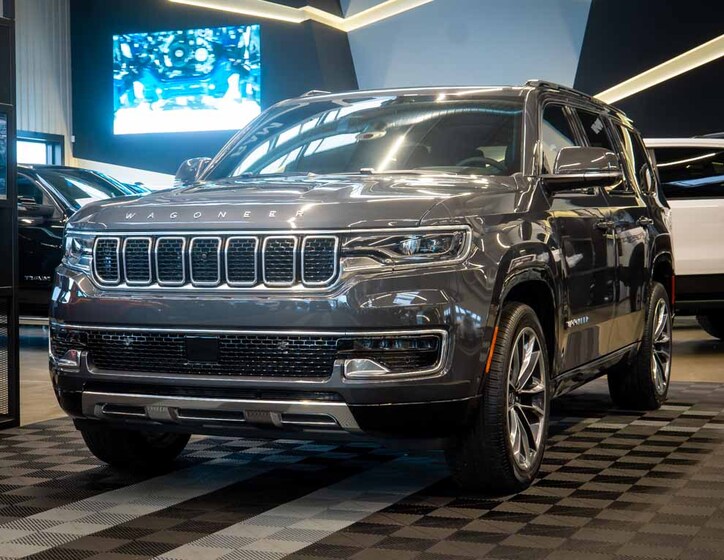Jeep Wagoneer 1