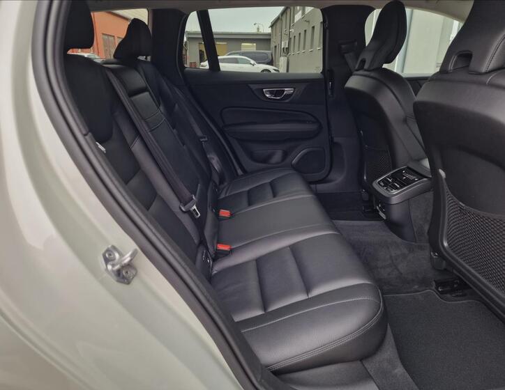 Volvo V60 15