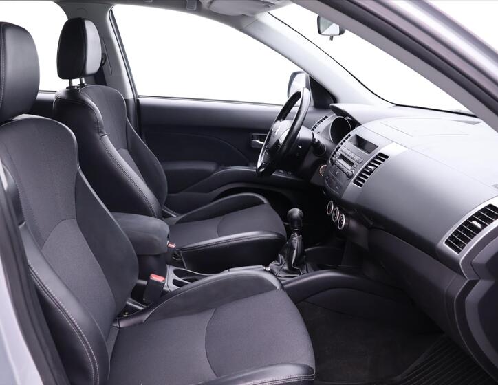 Citroën C-Crosser 11