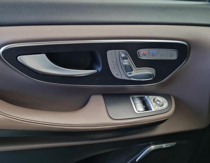 Mercedes-Benz Třídy V 12