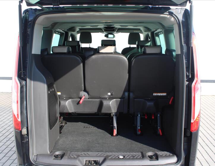 Ford Tourneo Custom 14
