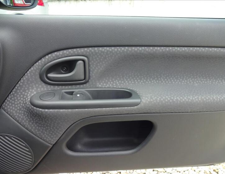 Renault Clio 24