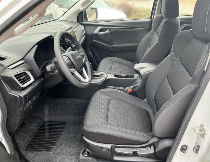 Isuzu D-Max 9