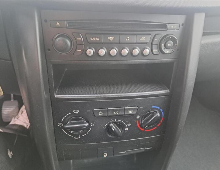 Peugeot 207 15