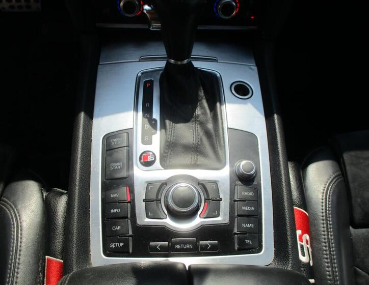 Audi Q7 21