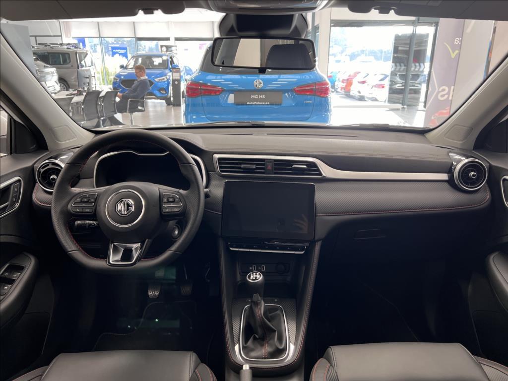 MG ZS 8