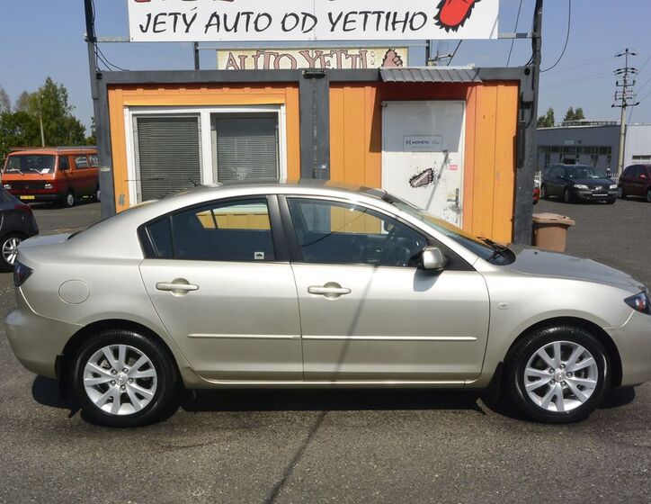 Mazda 3 4