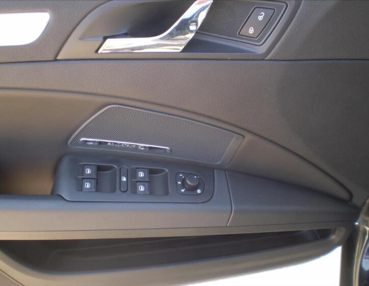 Škoda Superb 9