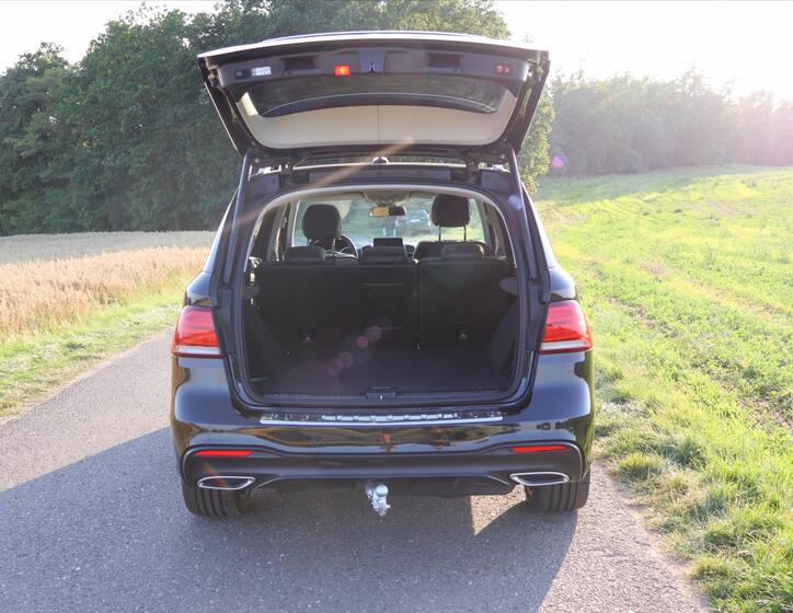 Mercedes-Benz GLE 9