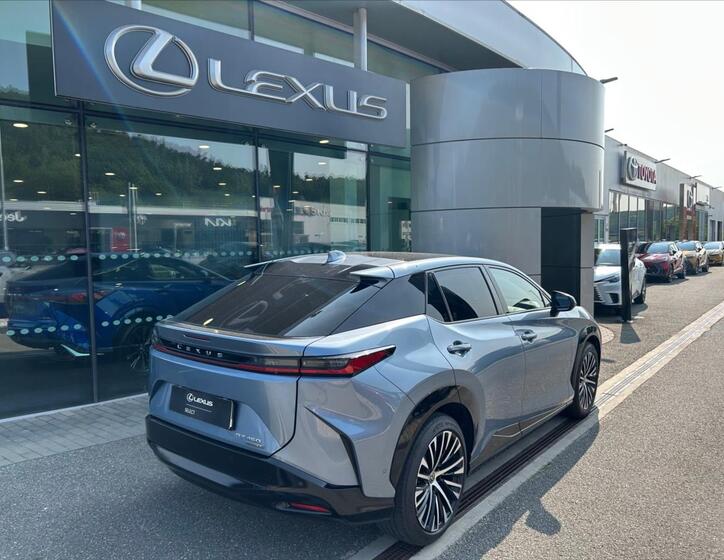 Lexus RZ 450e 7