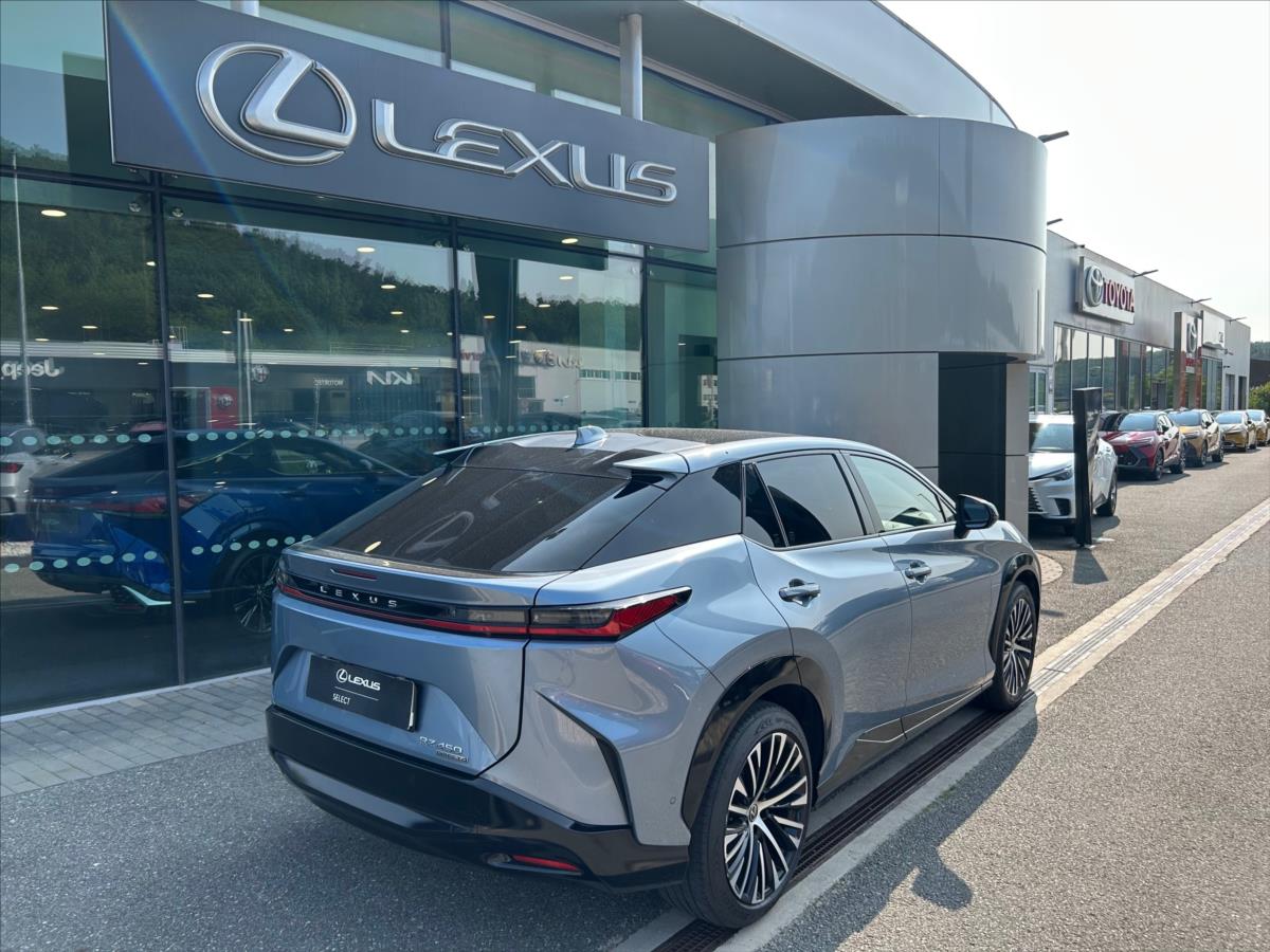 Lexus RZ 450e