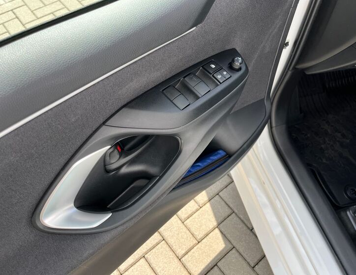 Toyota Yaris 12